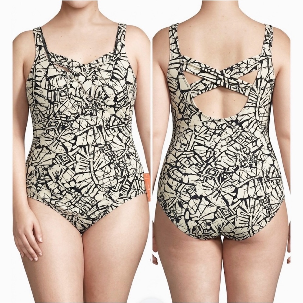 Lands’ End NWT women’s Carmela Tummy Control one piece swimsuit black & ivory 16